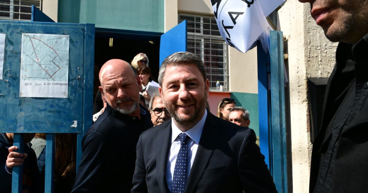 ΠΑΣΟΚ: Η Ιστορική Συμμετοχή στις Κάλπες Αναδεικνύει Νέα Εποχή