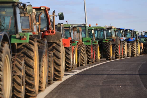 Αγρότες: Η Σύγχρονη Εξέγερση για την Επιβίωση